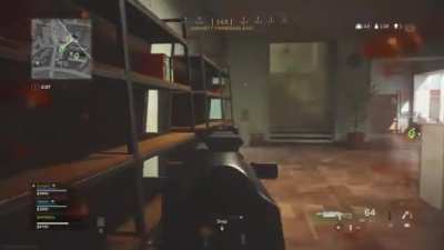 As soon as I heard the footsteps I told my team "I'm dead, just leave me". Solo ground loot vs loadout trio