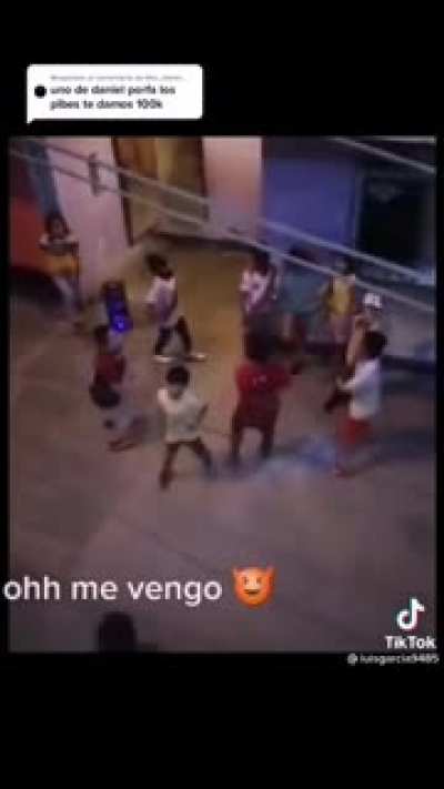 TREMENDO CARRETE