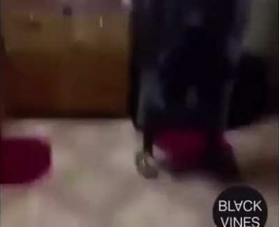 😳