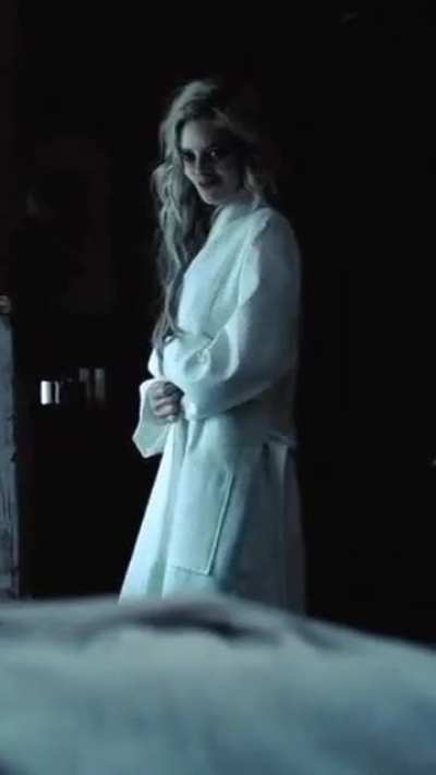 Samara Weaving nude