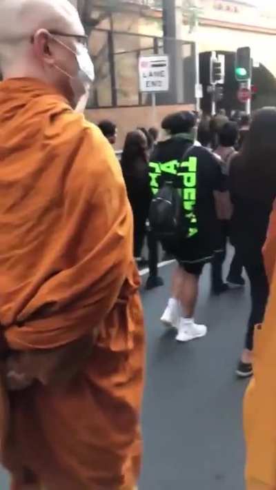 Senpou monks have entered the fray