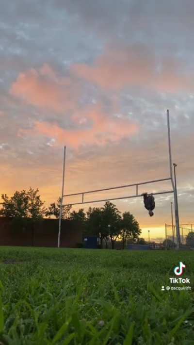 When you want to watch the sunset but calisthenics is life