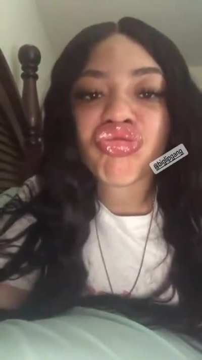 one of the first vids she made for me 🫶🏾 she&rsquo;s def a personal fav, what y&rsquo;all rate her lips 1-10? show love if y&rsquo;all want more of her cus there&rsquo;s plenty.