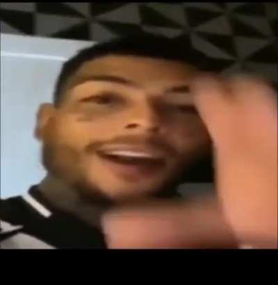 ele j&aacute; estava anunciando seu contrato 😎