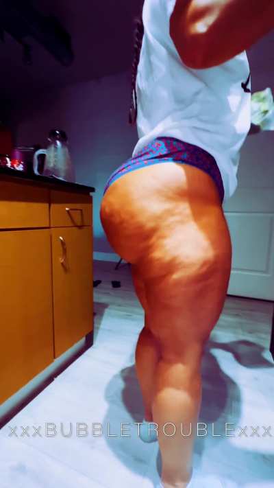 My ass is the main course...what happens in the kitchen is the appetizer 🍽️