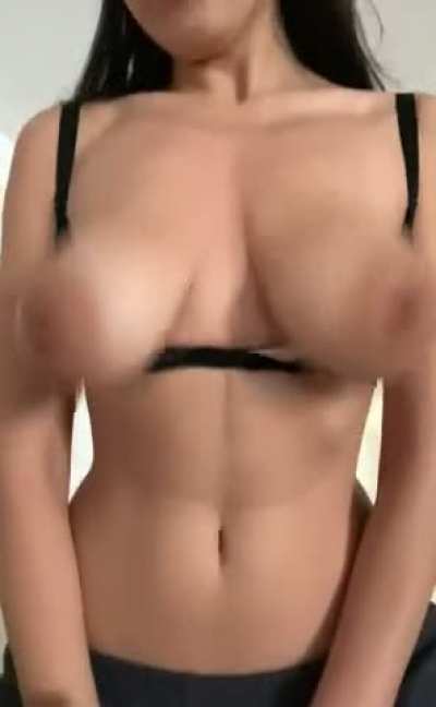 I don&rsquo;t need hands to take my bra off ;) [OC]
