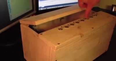 Box that turns itself off