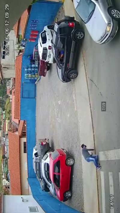 Homem &eacute; atropelado e criminoso n&atilde;o presta socorro. At&eacute; quando Brasil? Falta de c&atilde;osci&ecirc;ncia.