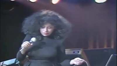 Chaka Khan &ndash; What Cha Gonna Do For Me (1981 performance)