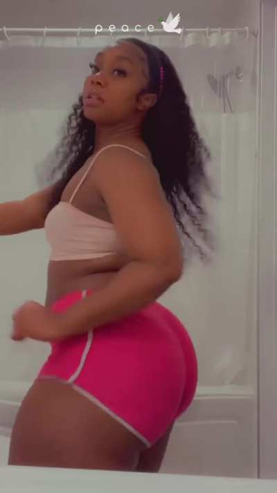 Thikumz 🍑