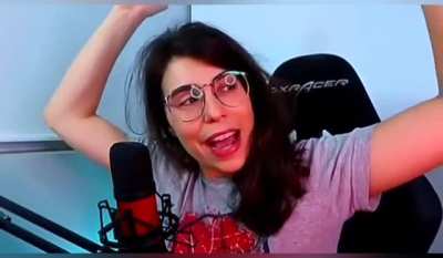 Aprendendo algumas letras com Jessica Ballut (o alfabeto n&atilde;o ta completo e as letras que tem nem est&atilde;o em ordem mas o que foi feito, eu fiz com carinho)