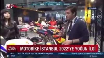 Orospu çocukları yalan söylemeye o kadar alışmışlar ki doğru konuşmayı bile unutmuşlar.