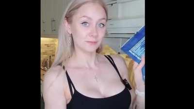 2 eye contact + boobs clips from recent stream