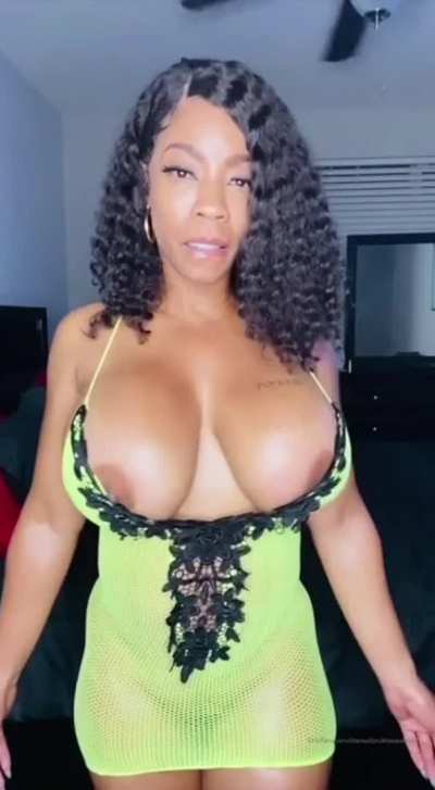 California Valley Milf Sexy Tease