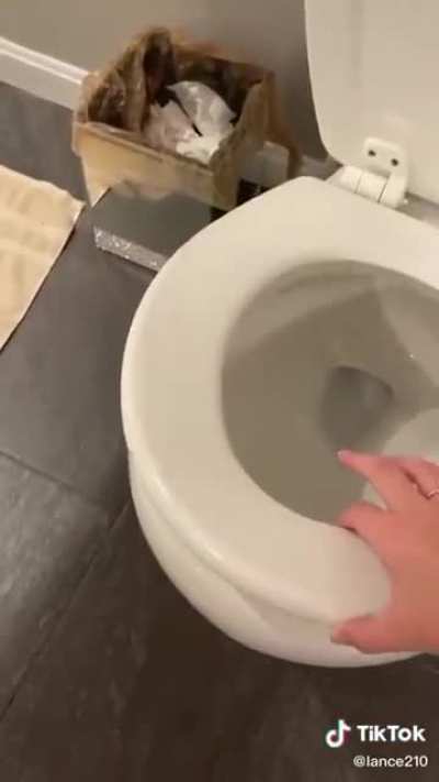 I tried this prank once, it didn't work as well.