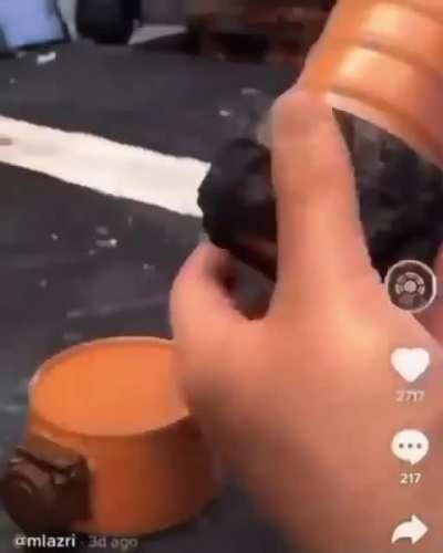 😳