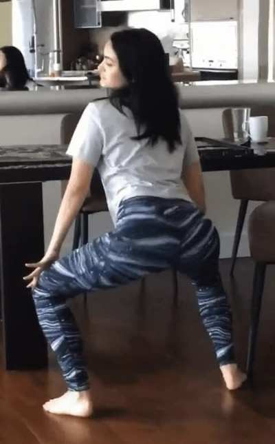 Camila Mendes