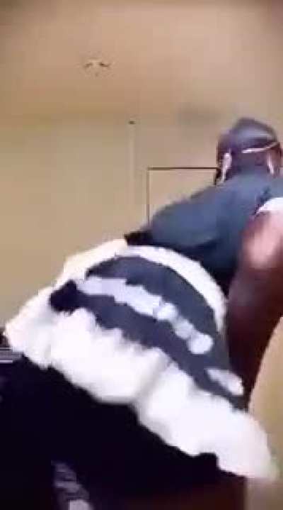 😳