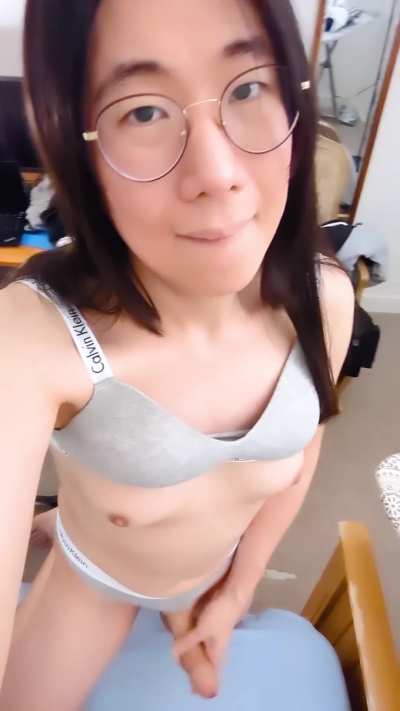 would you fuck a nerdy asian girl? 😊