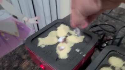 Did you guys think I was done this week? Making takoyaki the RIGHT way #はあちゃまサンデー