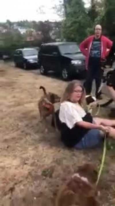 Enjoy another Karen vid y&rsquo;all. Backstory, this lady WAS the former head of my Roomate&rsquo;s HOA w/ legit power trip issues. I hope Reddit takes this viral :)