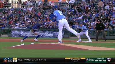 [Highlight] [Highlight] Zack Greinke picks off Jason Heyward and cracks a smile.