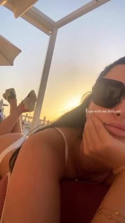 👙🍑😍