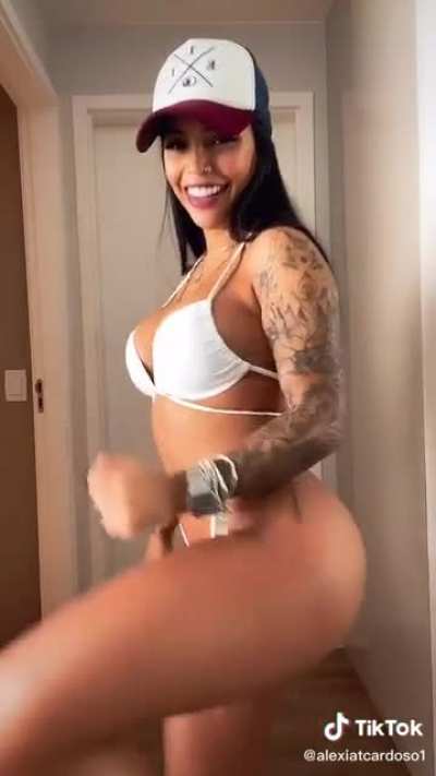Al&eacute;xia Cardoso