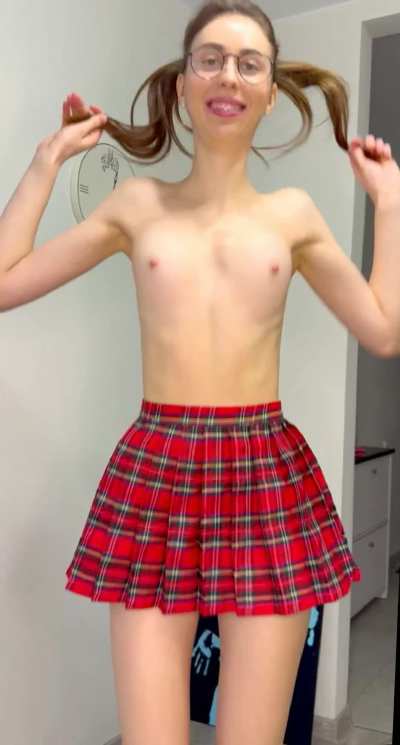 I know u like my body in this plaid skirt, daddy!