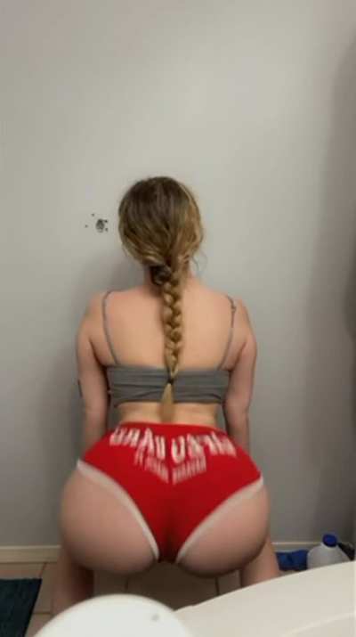 Bounce that booty let&rsquo;s make a movie 🎥
