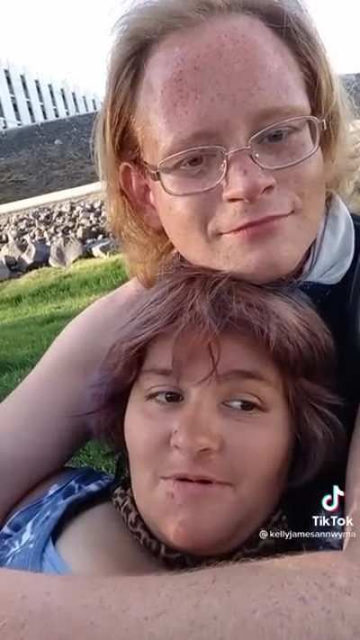 The top comment says, "If the gas station bathroom keys were people"