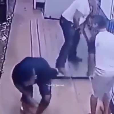 (не)дружеские обнимашки