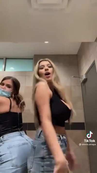 👀