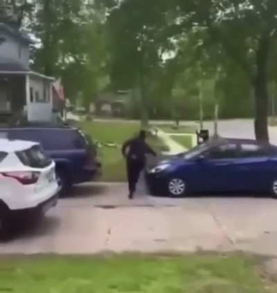 Calls cops on mom..mom had a plan b