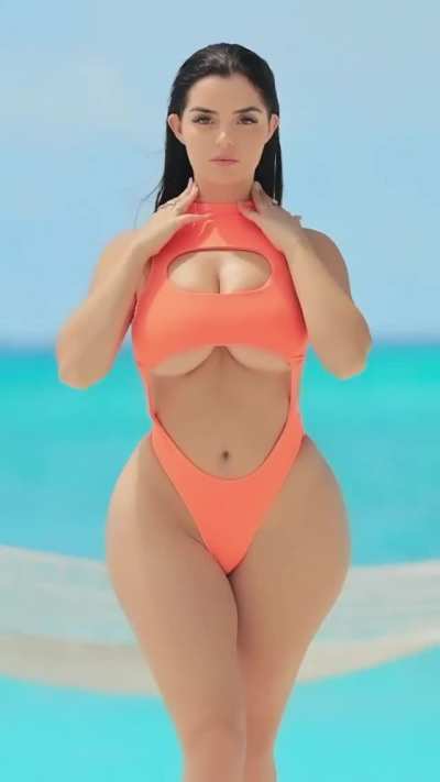 A bi mmf with Demi Rose would be so hot