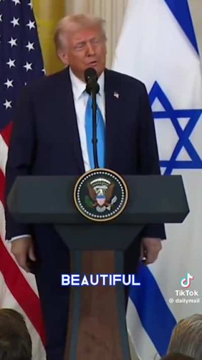 Trump shuts down reporter because he doesn’t “understand a word”, proceeds to do a compliment sandwich