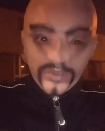 👽