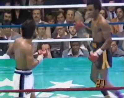 40 years ago today (November 25th 1980), the infamous &ldquo;No M&aacute;s Fight&rdquo; took place. Roberto Dur&aacute;n giving up in the middle of the ring after being taunted and mocked by his opponent "Sugar" Ray Leonard.