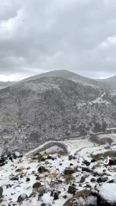 it&rsquo;s snowing in Abha Saudi Arabia today (source: Arabia Weather KSA)