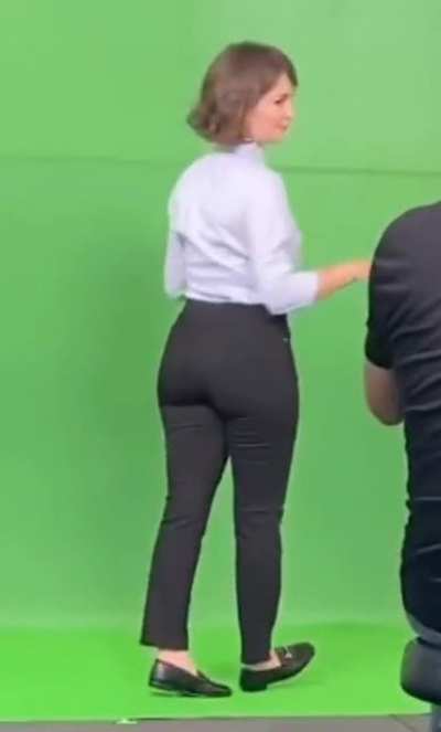Milana on Set (Cropped)