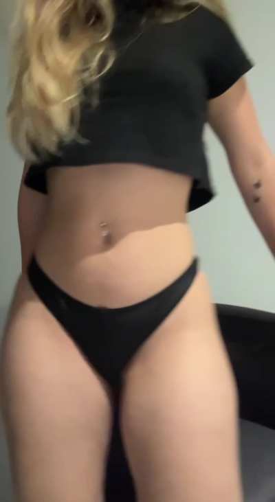 who wants to eat my pussy right now