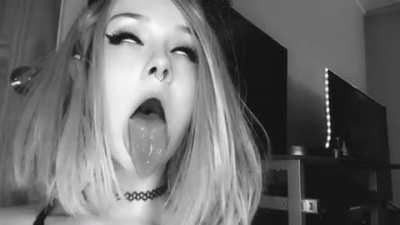 Pump your hot load onto my face for me daddy 🥰