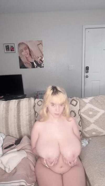 Ignore me if you want&hellip; but this chubby wifey moans louder than your ex