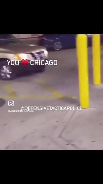 Chicago Cop uses pocket knife to slash the tires of a fleeing vehicle 