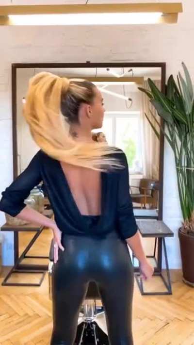 I want her to sit on my face