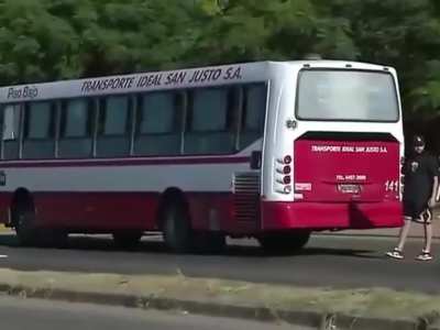 Telefe captó un robo piraña en vivo en González Catán