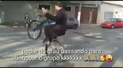 Padre do grau veio pra aben&ccedil;oar esse subreddit
