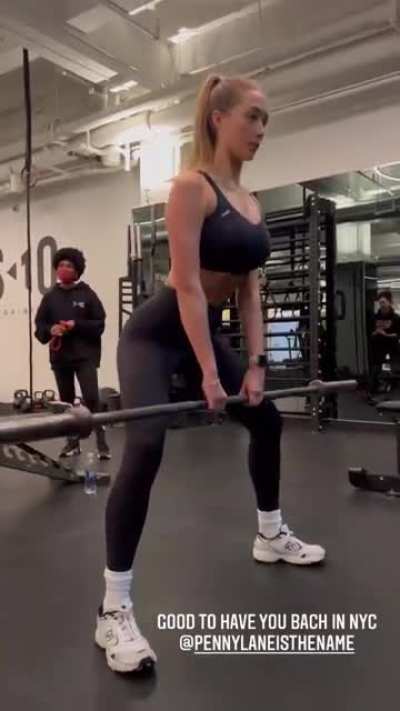 🏋🏼&zwj;♀️