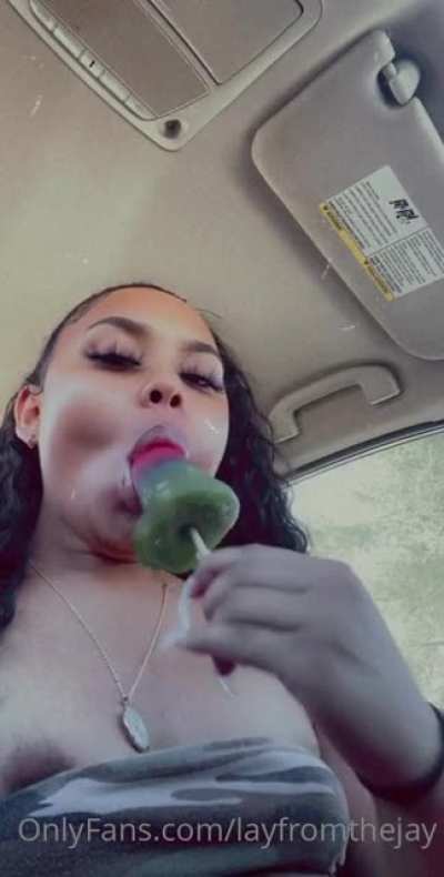 🍆👅