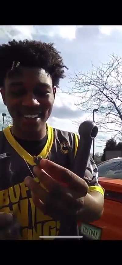Guy thought he found weed on the ground... it wasn&rsquo;t